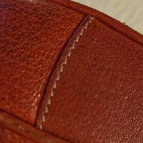 Vintage GUCCI Elegant Red Leather Shoulder Bag - Picture 8 of 8